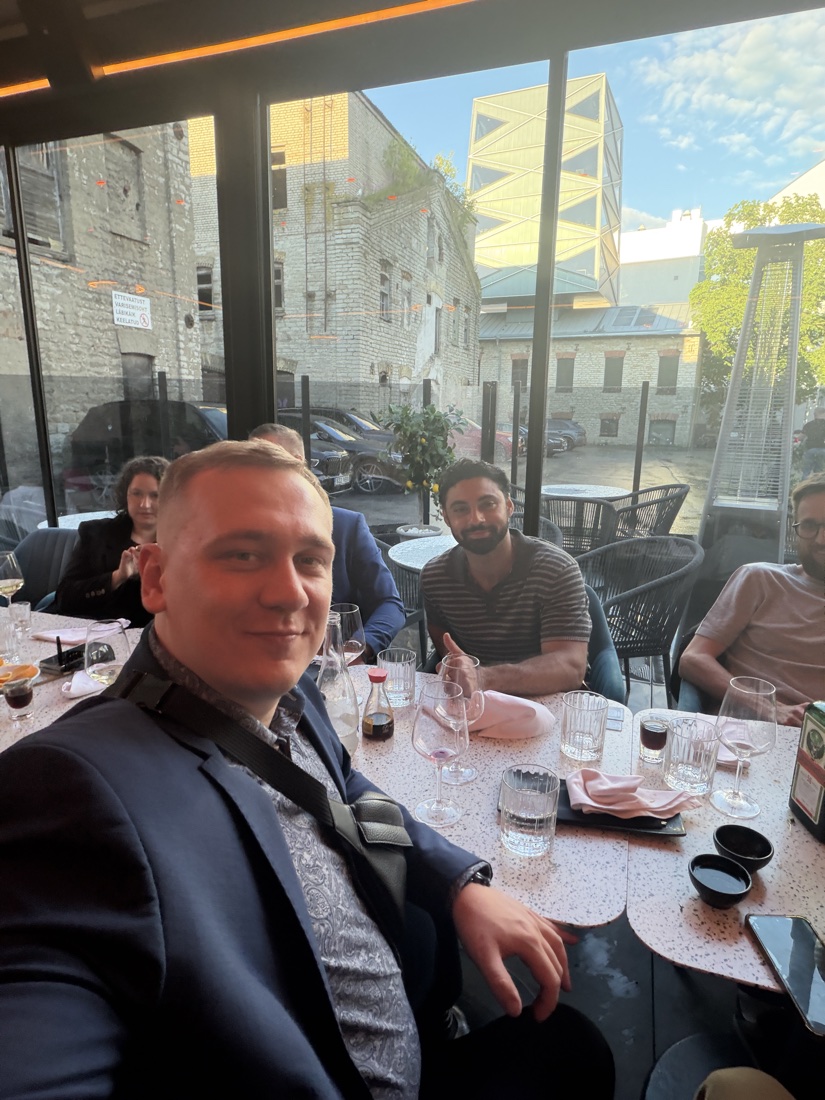 Manfred koos HashNeti omaniku Ian Issaga